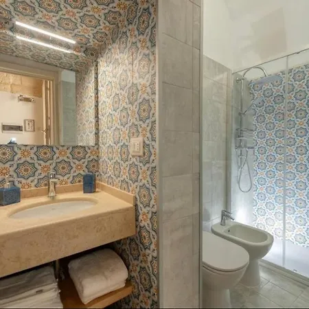 Volta Al Centro Via Padreterno