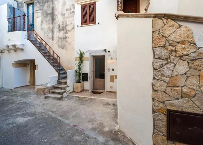 Volta Al Centro Via Padreterno 나르도